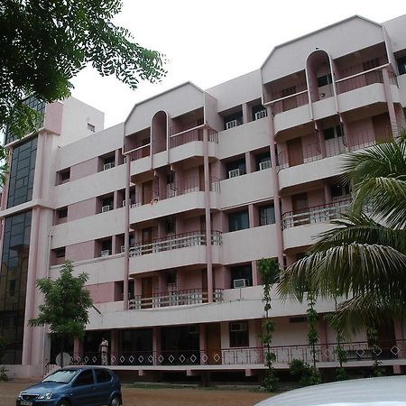 Hotel Athityaa Kumbakonam Buitenkant foto