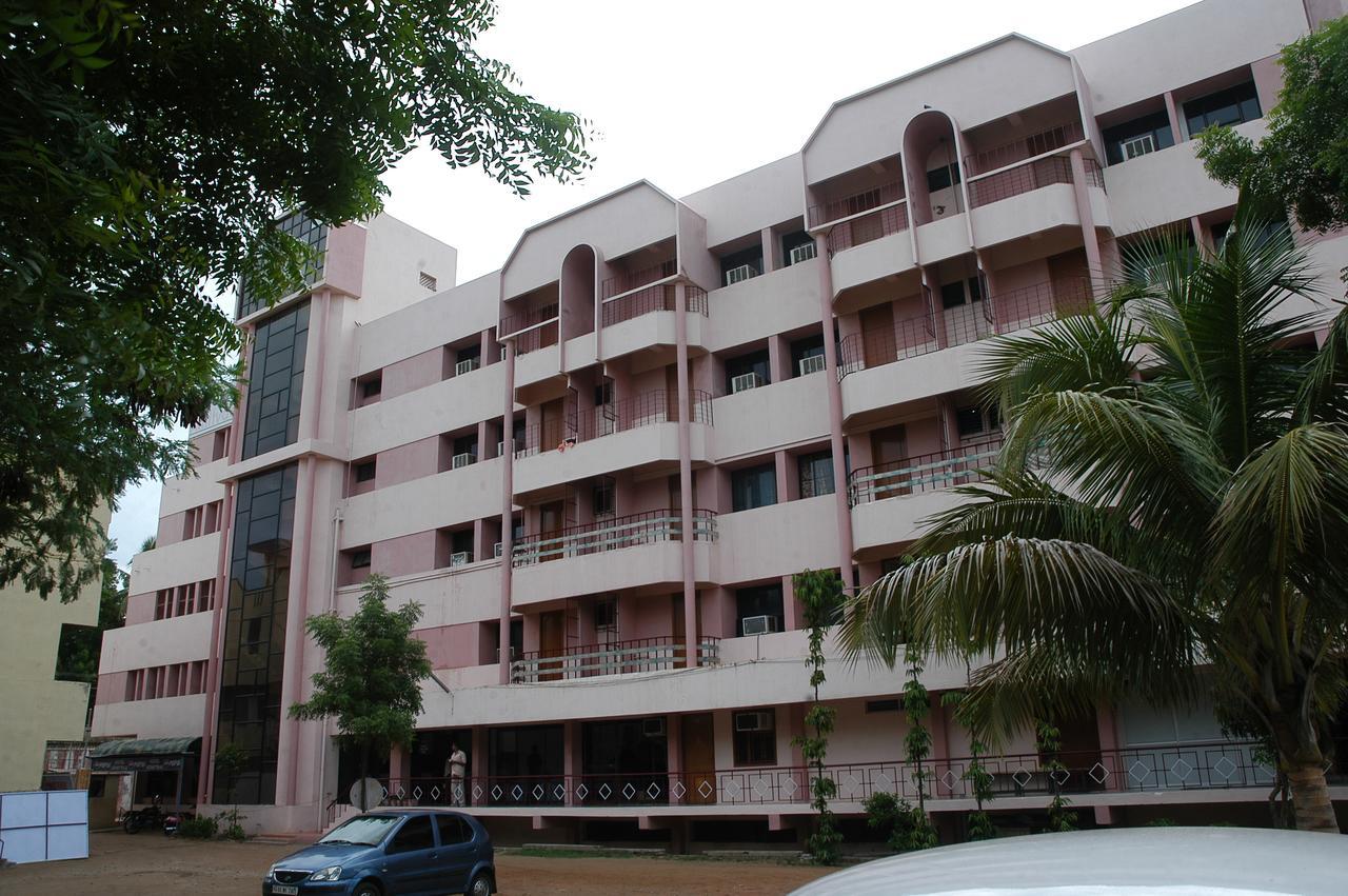 Hotel Athityaa Kumbakonam Buitenkant foto