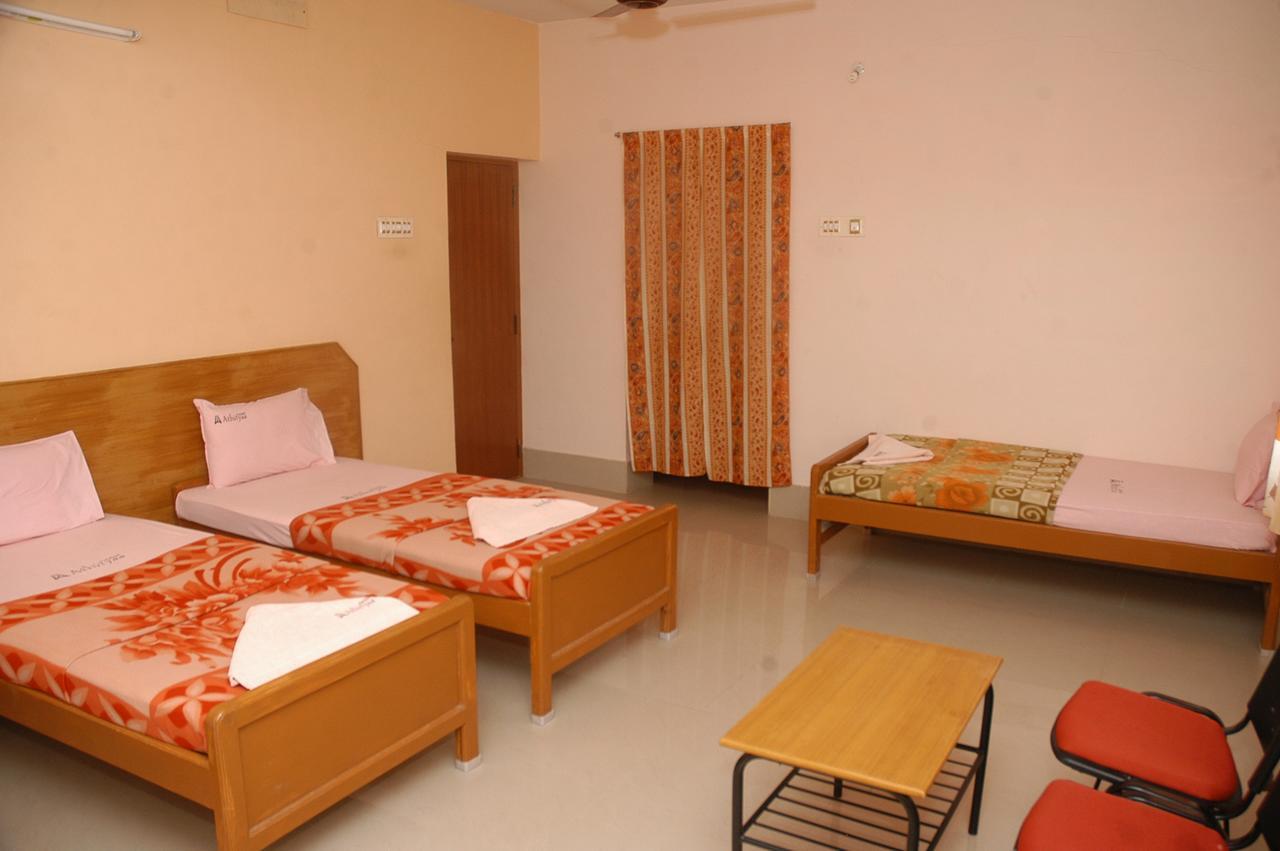 Hotel Athityaa Kumbakonam Buitenkant foto