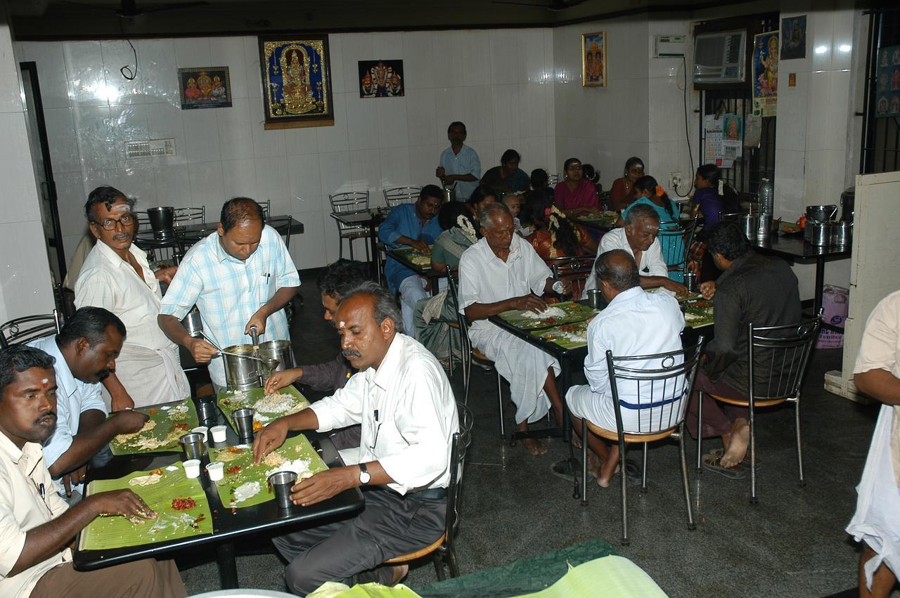 Hotel Athityaa Kumbakonam Buitenkant foto