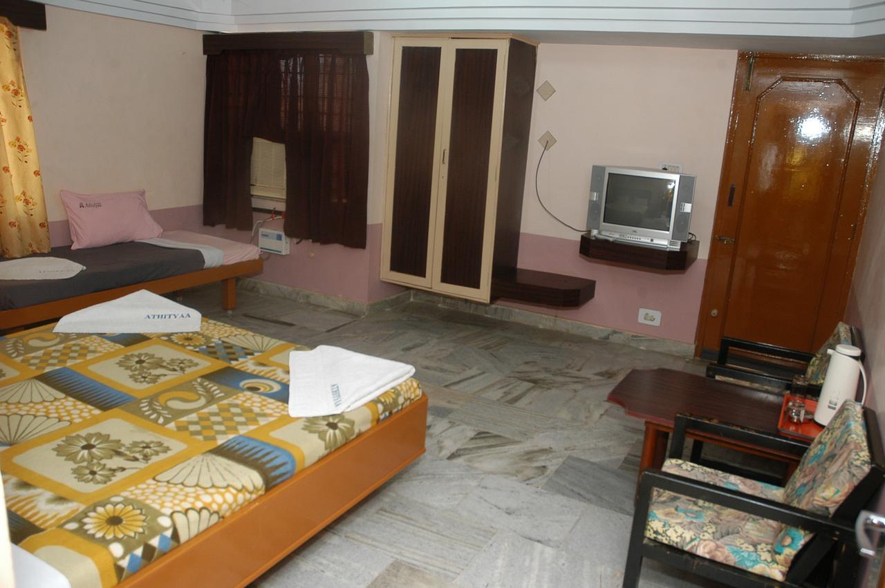 Hotel Athityaa Kumbakonam Buitenkant foto