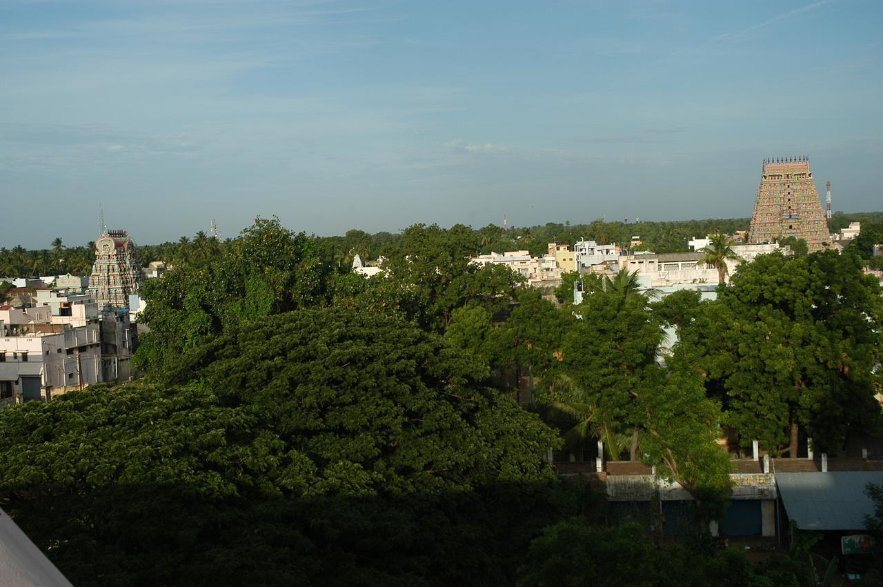 Hotel Athityaa Kumbakonam Buitenkant foto