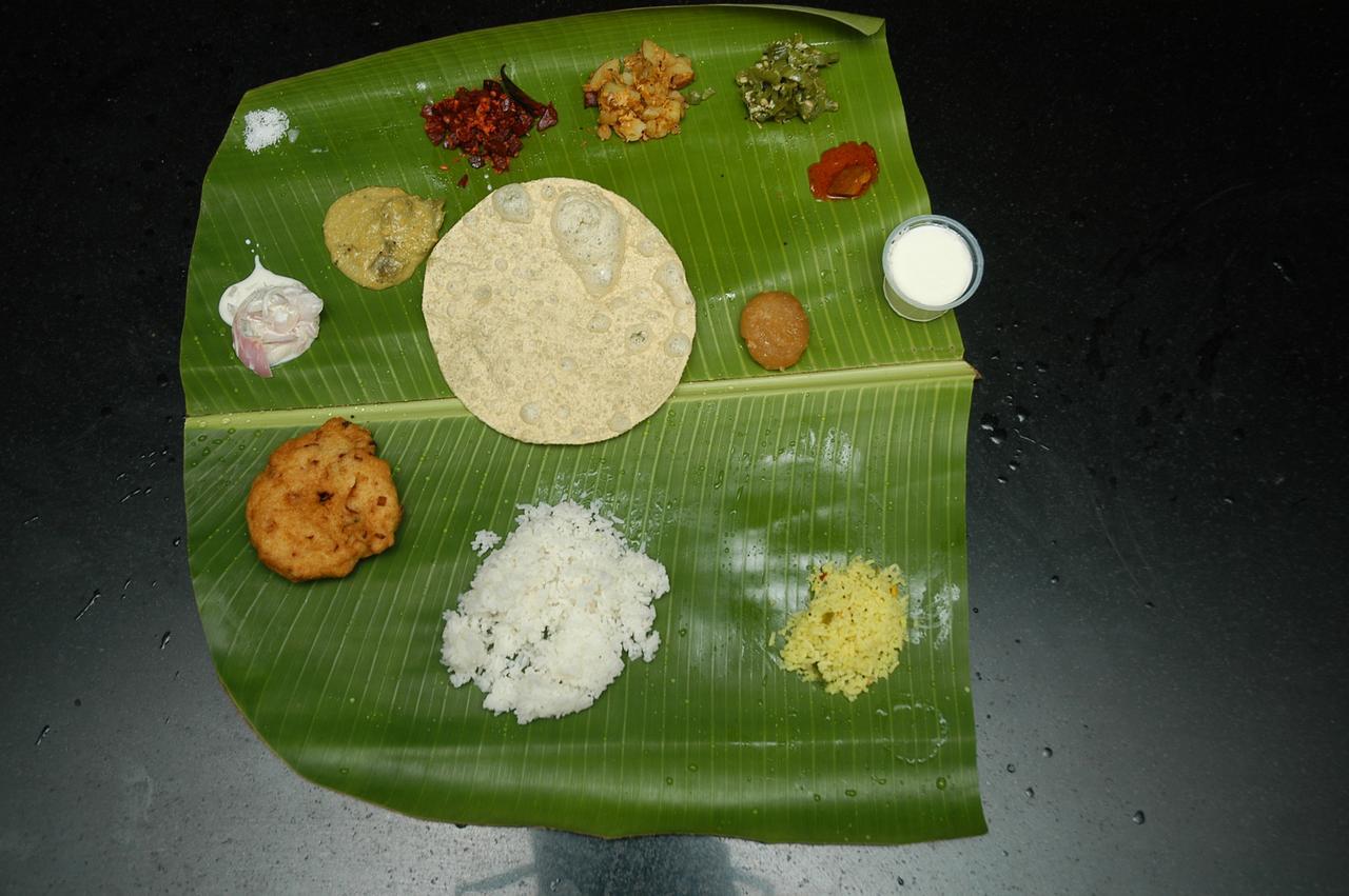 Hotel Athityaa Kumbakonam Buitenkant foto